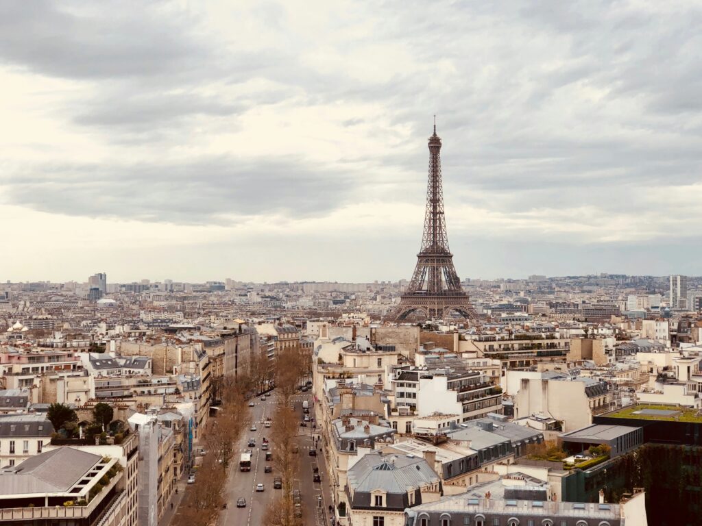 Sudden Blackout Hits Paris