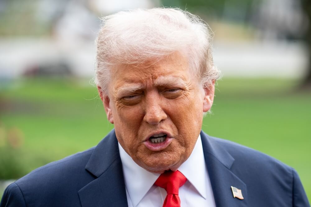 Trump Threatens Tariffs Over Greenland as Europe Pushes Back