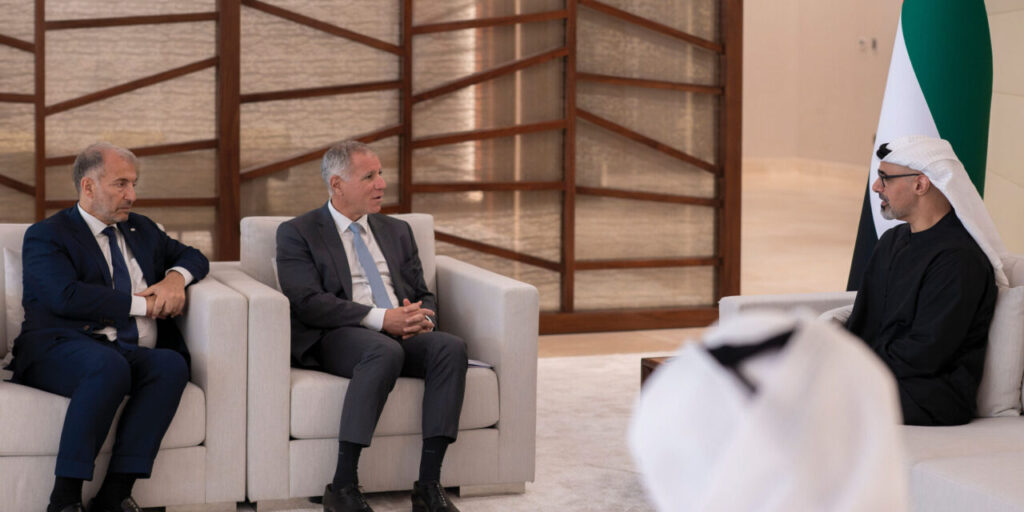 Abu Dhabi HSBC Meeting Boosts Finance Growth