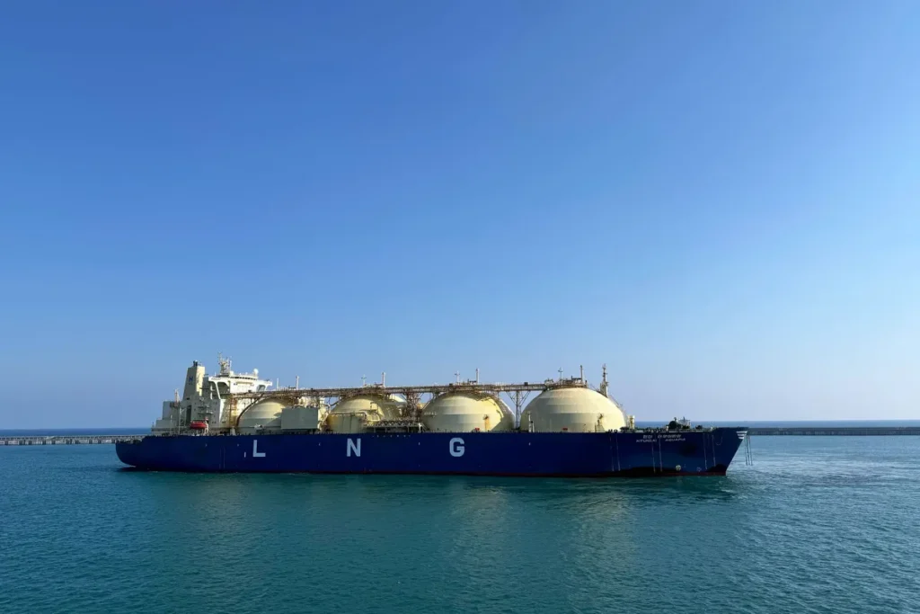 Abu Dhabi LNG Investment Boosts Global Energy Abu Dhabi LNG Investment Boosts Global Energy