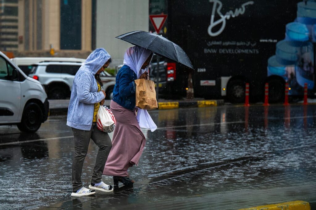 UAE Weather Rain Forecast As Temperatures Rise 48ºC UAE Weather Rain Forecast As Temperatures Rise 48C